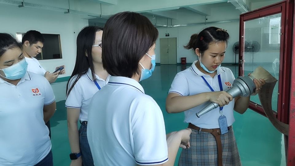 Arbeitssicherheits- und Brandschutzübungen